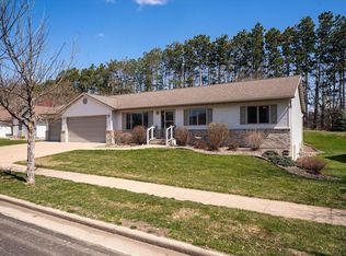 705 Pine Cone Pl, Holmen, WI 54636