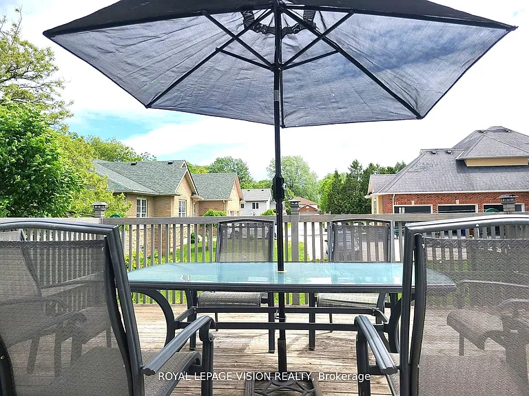8001 Woodsview Cres #MAIN — Photo 12