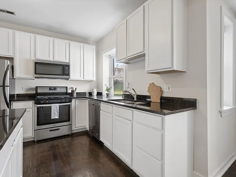 3042 W Diversey Ave #G — Photo 3
