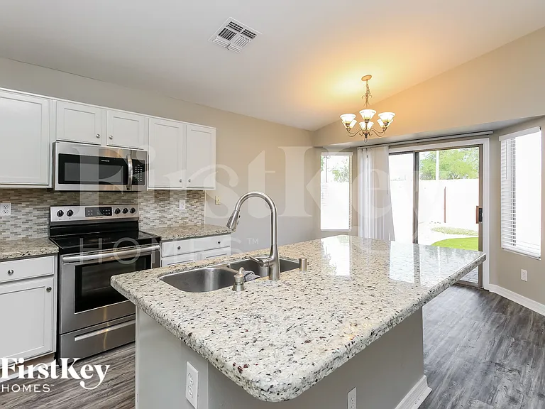 4732 E Mountain Vista Dr — Photo 7