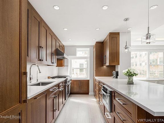 4th image of 150 E 77th St APT 9A
