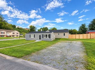 218 Franklin Ave, Vinton, VA 24179