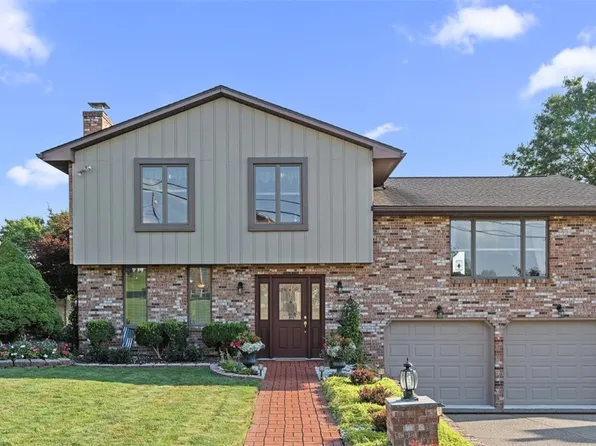 11 Sunnycrest Dr, Cecil, PA 15321