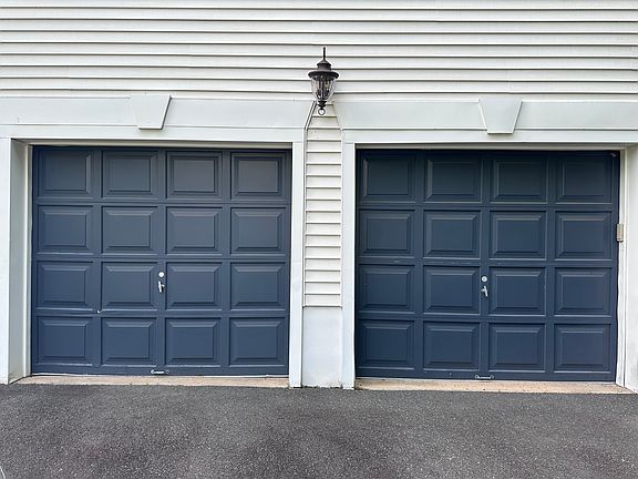 3rd image of 17 Swans Mill Ln