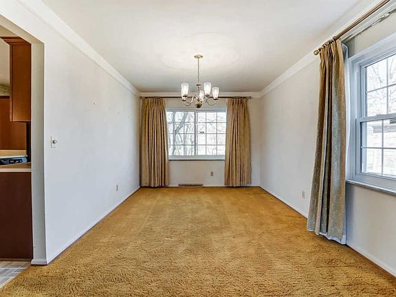 5th image of 3085 Picwood Dr