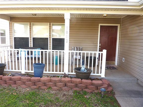 2nd image of 1012 Hyacinth Hollow Dr