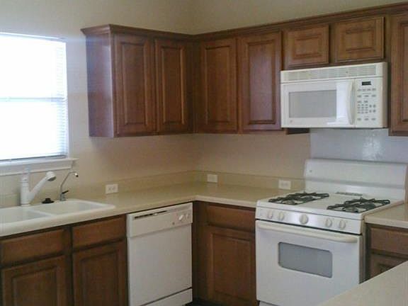4th image of 148 Firwood N