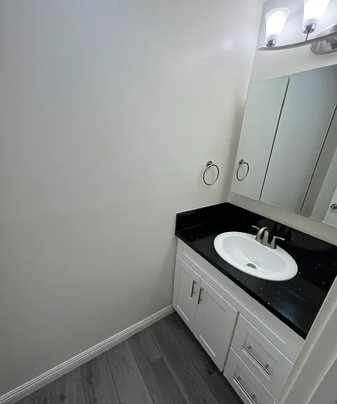 Anza Townhomes — Photo 3