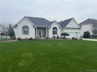 7305 Windsor Dr, North Tonawanda, NY