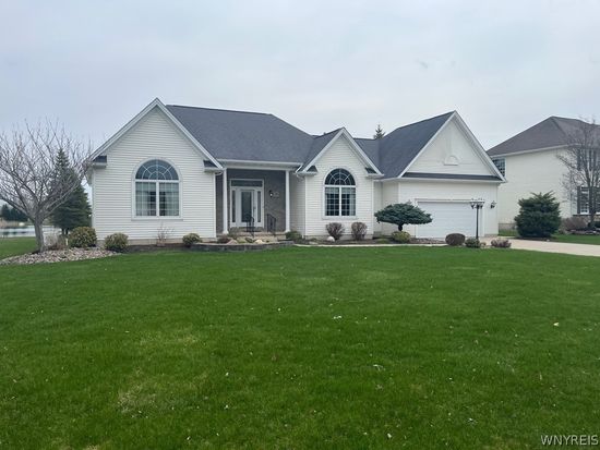 7305 Windsor Dr, North Tonawanda, NY 14120
