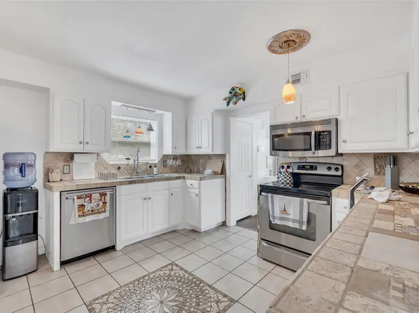 3000 Yucca Ave, Fort Worth, TX 76111