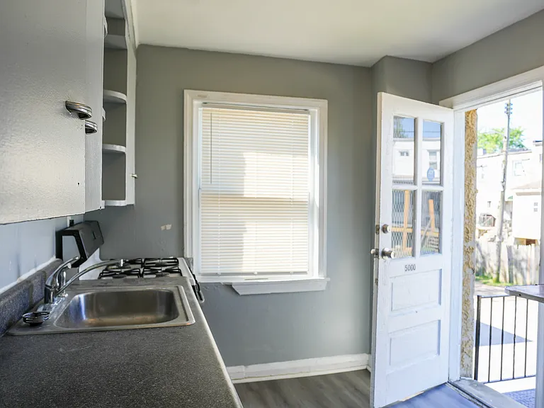 5000 Pembridge Ave — Photo 3