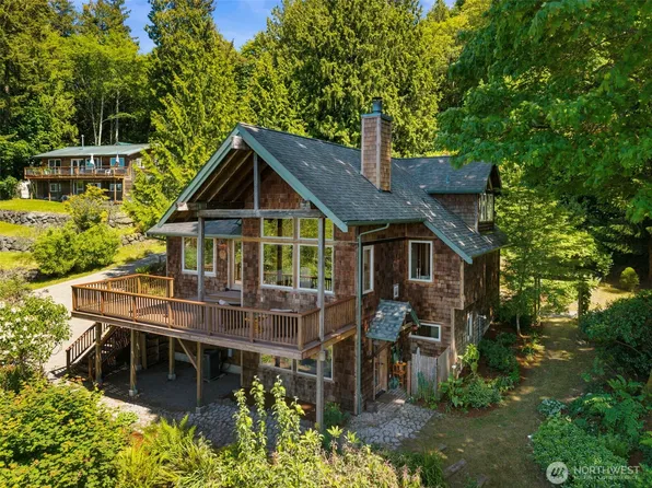 30050 Scenic Drive NE, Poulsbo, WA 98370