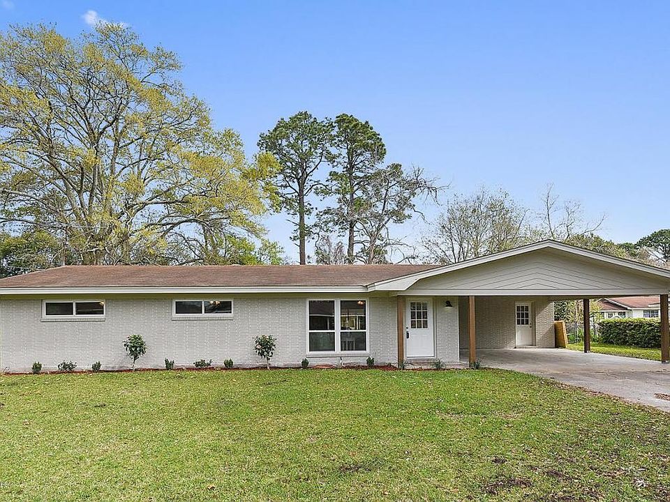 1st image of 213 Charles Dr