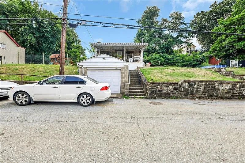 124 Chess St photo 1