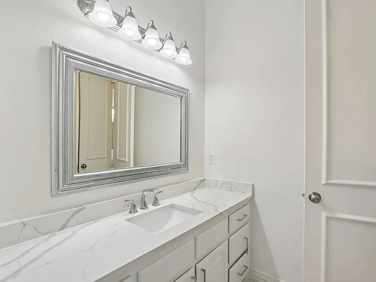 1125 Longford Cir — Photo 38