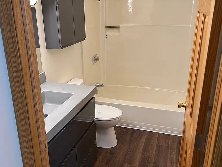 104eilb — Photo 4