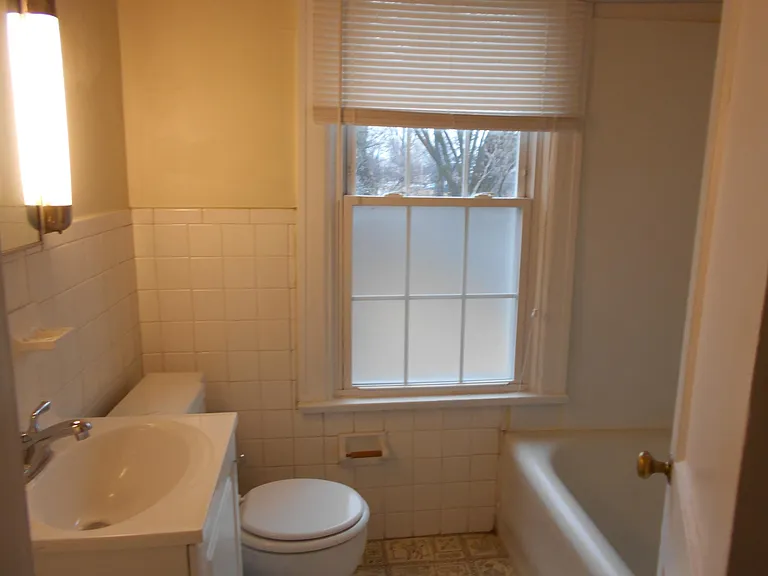 2400 Woodbourne Ave #3C — Photo 16