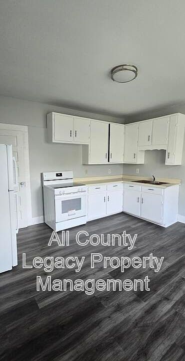 2nd image of 31 Ivy St Unit B