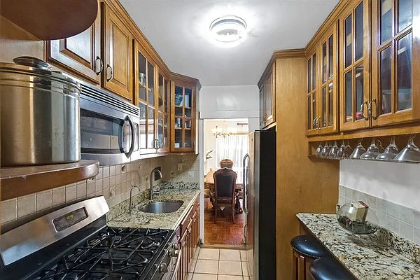 Sold by Level Group | media 18