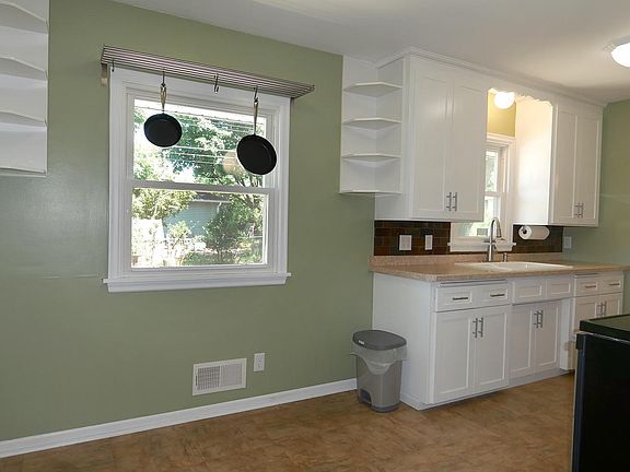4th image of 10717 Nord Ave S