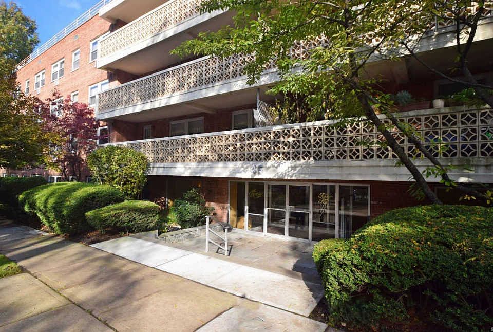 1st image of 45 Hill Park Ave APT 2M