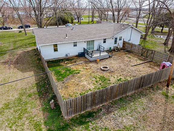 4th image of 2107 Cedar Ave