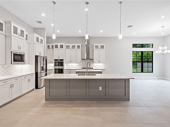 3rd image of 7819 Liberty Way