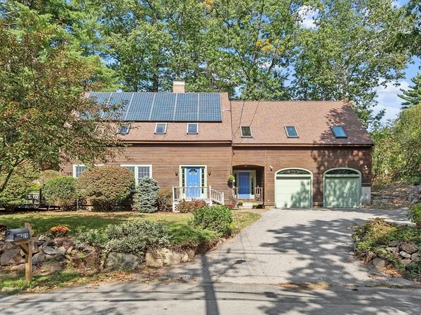 28 Foster St, Beverly, MA 01915