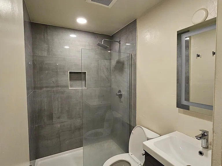 2483 Middlefield Rd — Photo 12