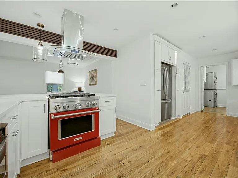 2220 Spring Mill Cv — Photo 16