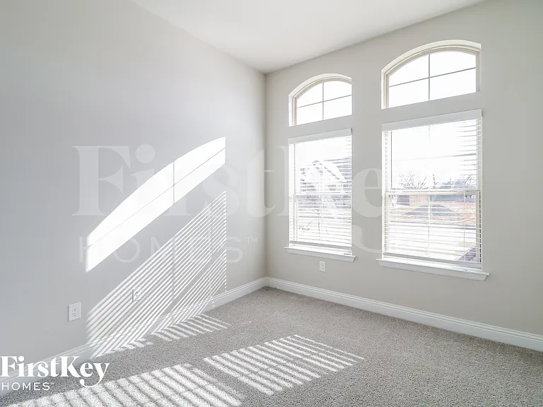 109 Independence Dr — Photo 12