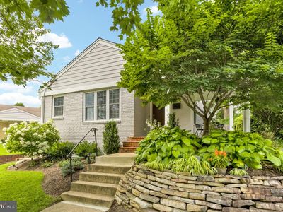 2611 Ross Rd, Chevy Chase, MD, 20815