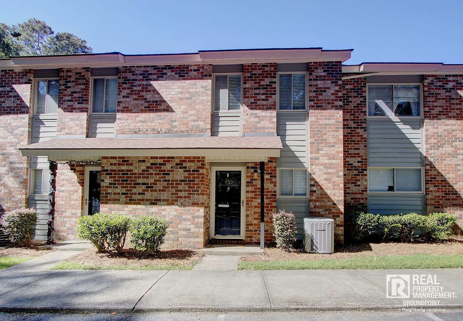 2 bed, 1.5 bath, 1052 sqft, $1,700 — Photo 1