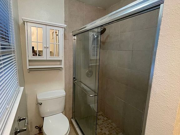 5th image of 946 Miramar Dr #B