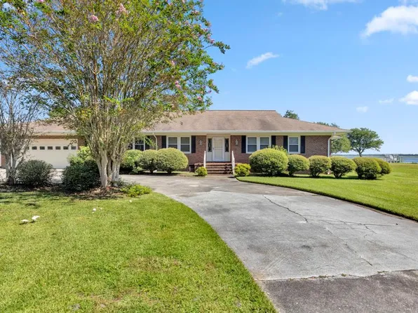 130 Leslie Dr, Hubert, NC 28539