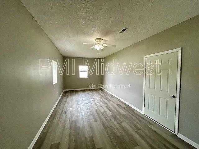 1408 Holland St #B — Photo 7