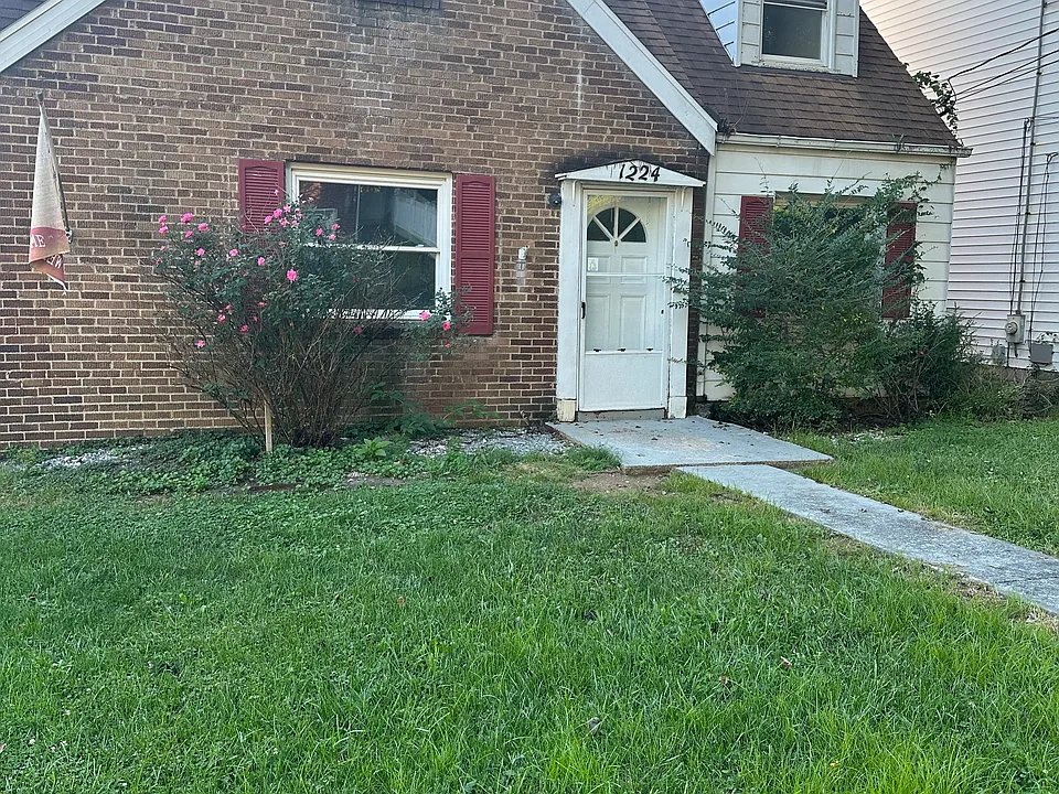 1224 College Park