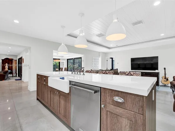 8330 SW 148th Dr, Palmetto Bay, FL 33158