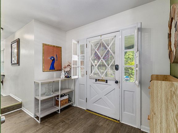 3rd image of 4544 Sandringham Dr