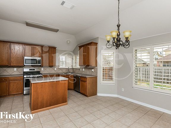 4th image of 5500 Milford Dr