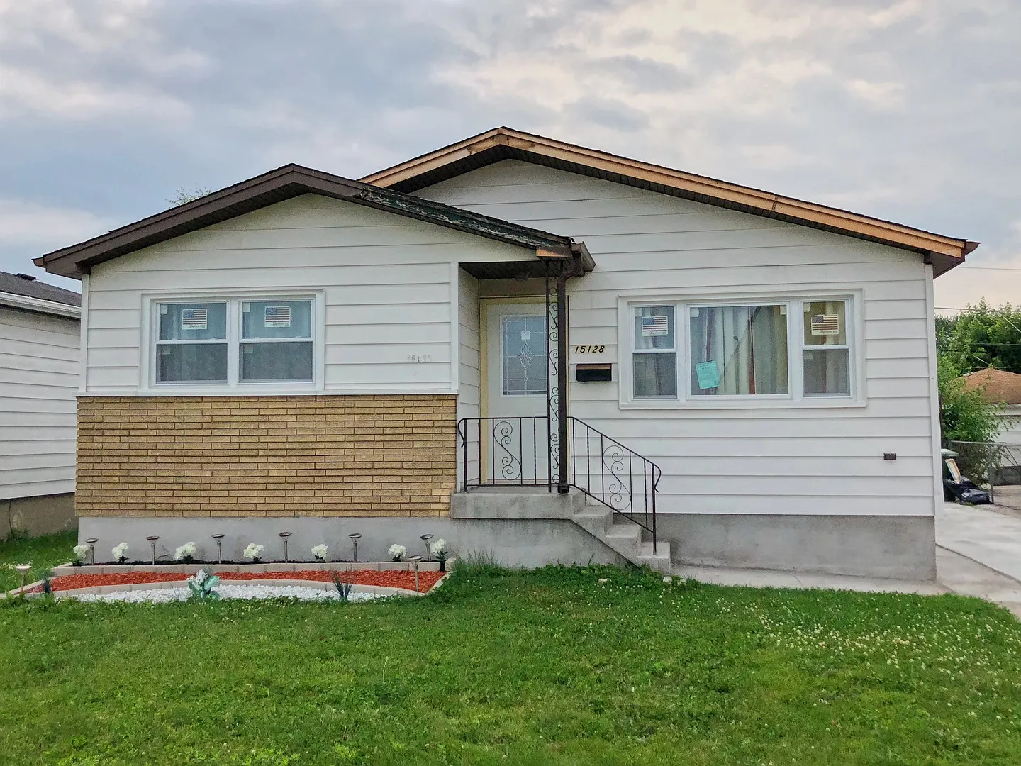 15128 Champlain Ave photo 1