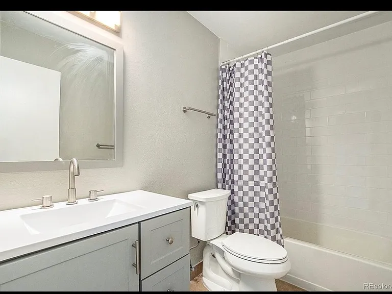 9004 E Mansfield Ave — Photo 16