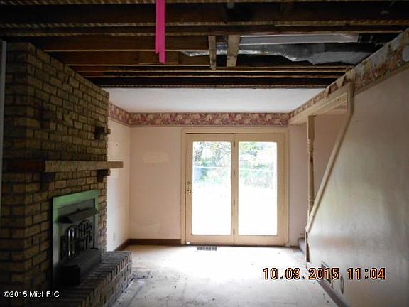3rd image of 7144 Pine Hill Dr NE