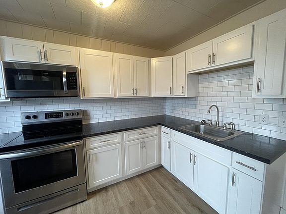 3rd image of 930 Cumberland St #11176146