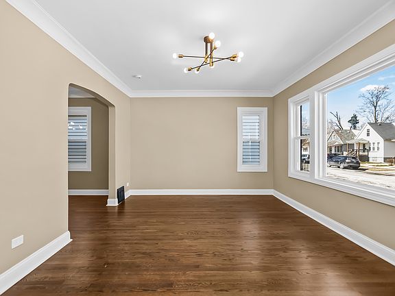 2nd image of 511 W 104th St