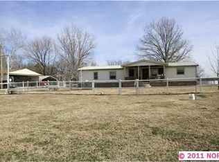 1217 S Cedar St, Kellyville, OK 74039