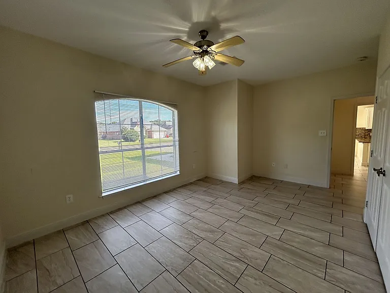23983 Terrace Ave — Photo 24