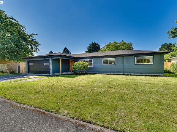 11004 Ne Schuyler St Portland Or 97220 Zillow