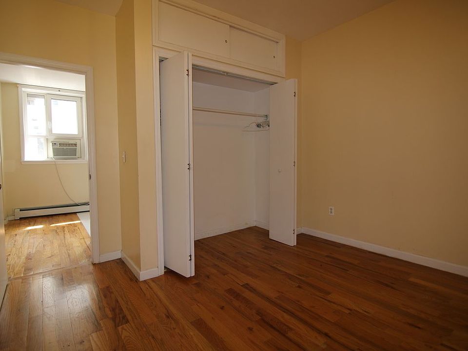 1st image of 3168 38th St APT 3R
